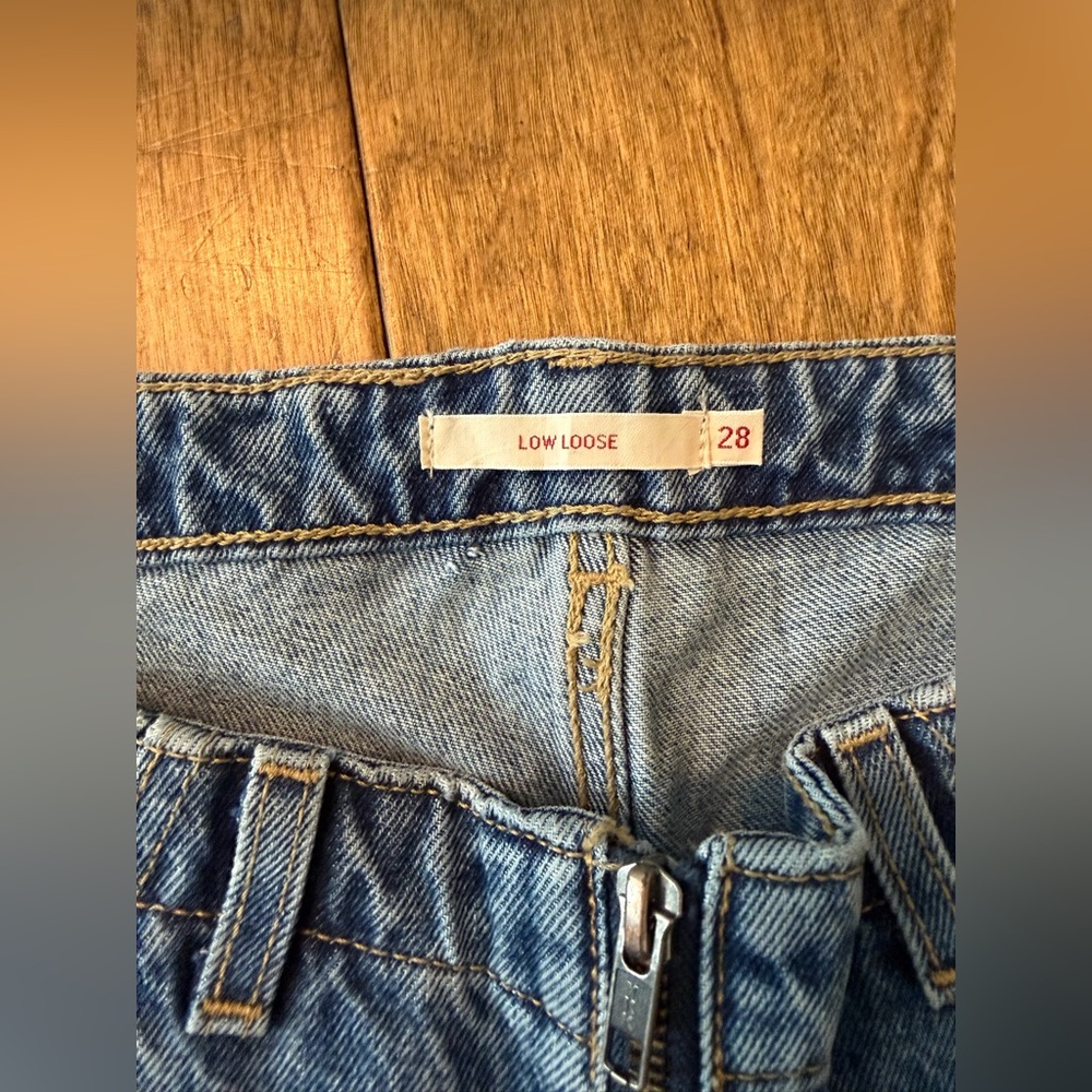 Levi's® Premium
LOW LOOSE WOMEN'S JEANS - Picture 3 of 5